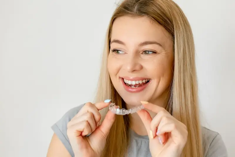 Noszenie nakladek invisalign