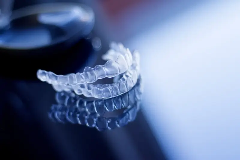 Czy mozna pic w nakladkach invisalign